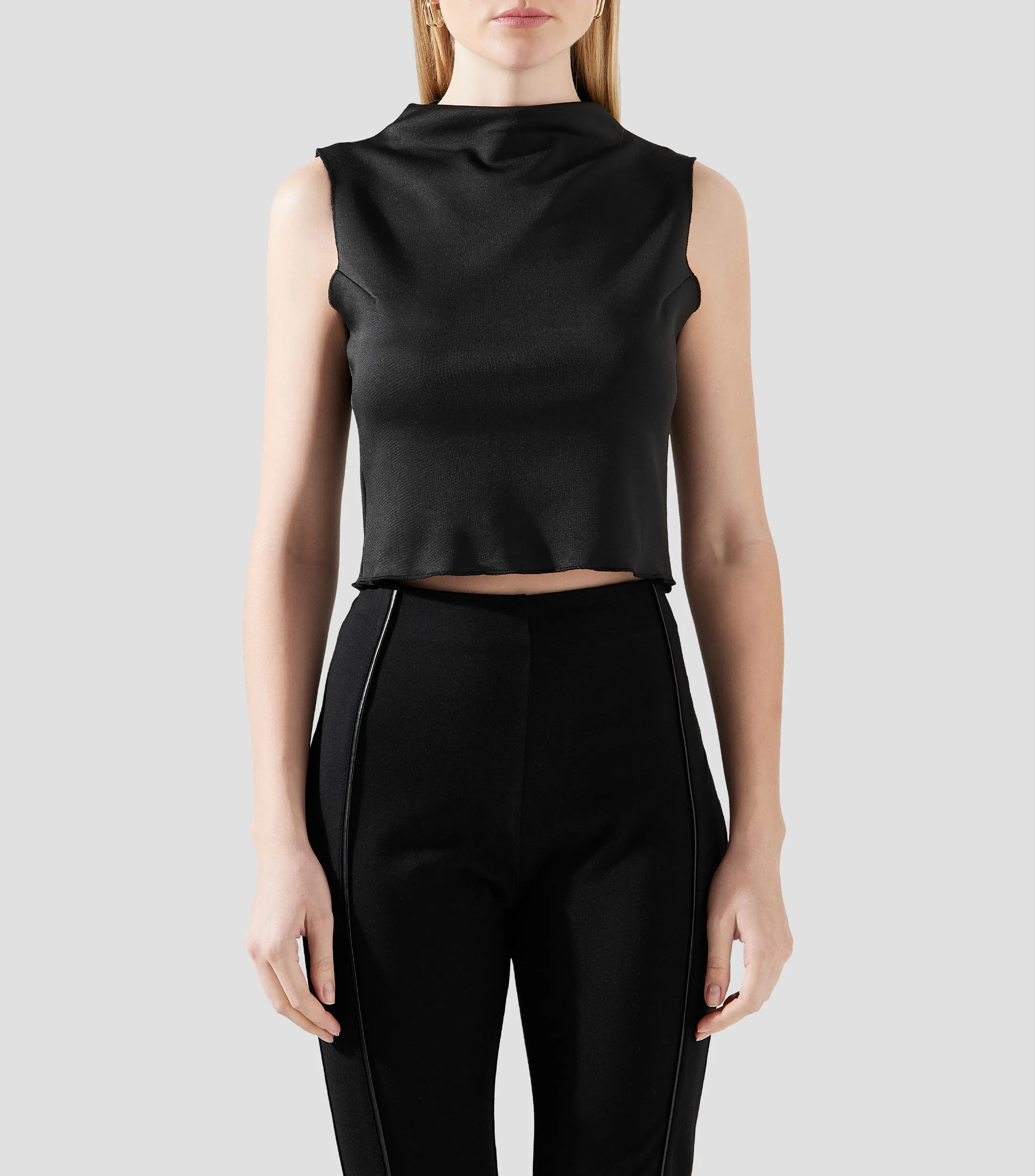 BCBG New York Blusa lisa sin mangas Mujer