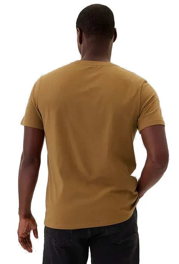 camisa GAP V-Everyday Soft Basic Logo - Palomino Brown Global - men´s