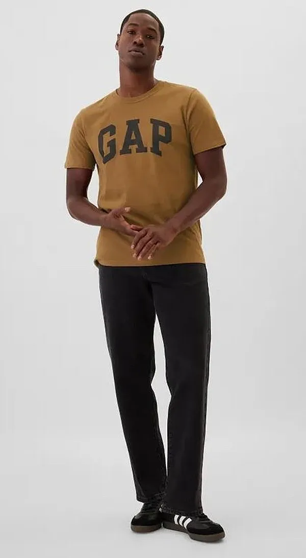 camisa GAP V-Everyday Soft Basic Logo - Palomino Brown Global - men´s