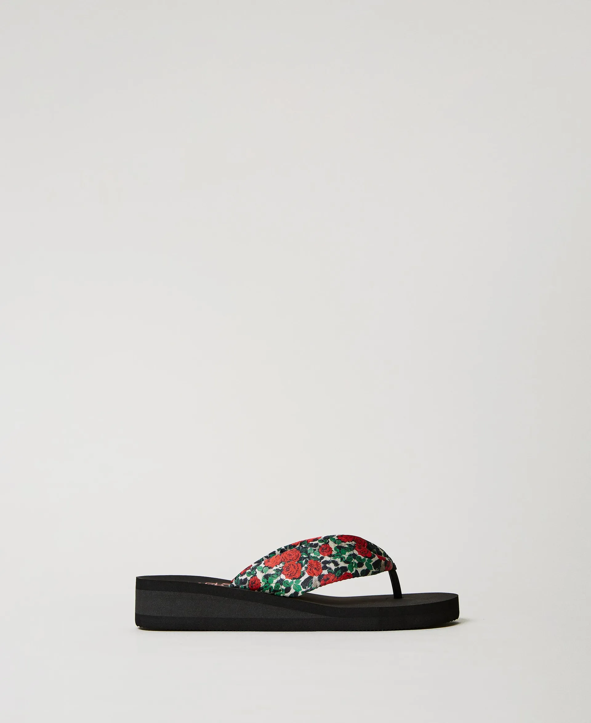 Chanclas de plataforma con estampado