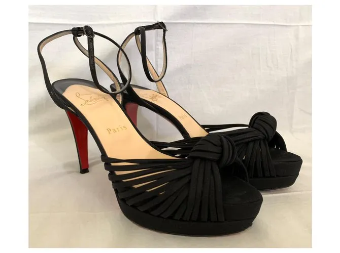 Christian Louboutin Sandalias altas de crepe de China negras Negro 