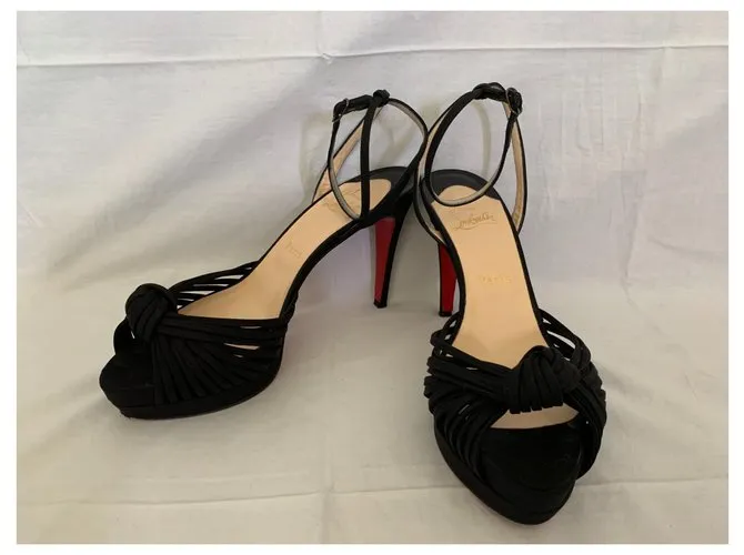 Christian Louboutin Sandalias altas de crepe de China negras Negro 