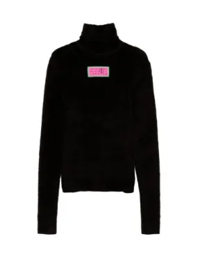 Jersey negro de cuello alto y numérico rosa