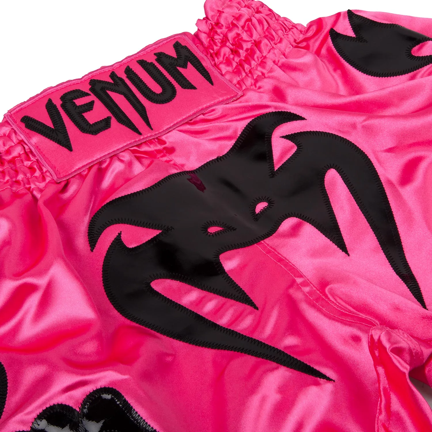 Pantalones cortos Muay Thai Venum Bangkok Inferno Muay Thai Shorts - Rosa/Negro