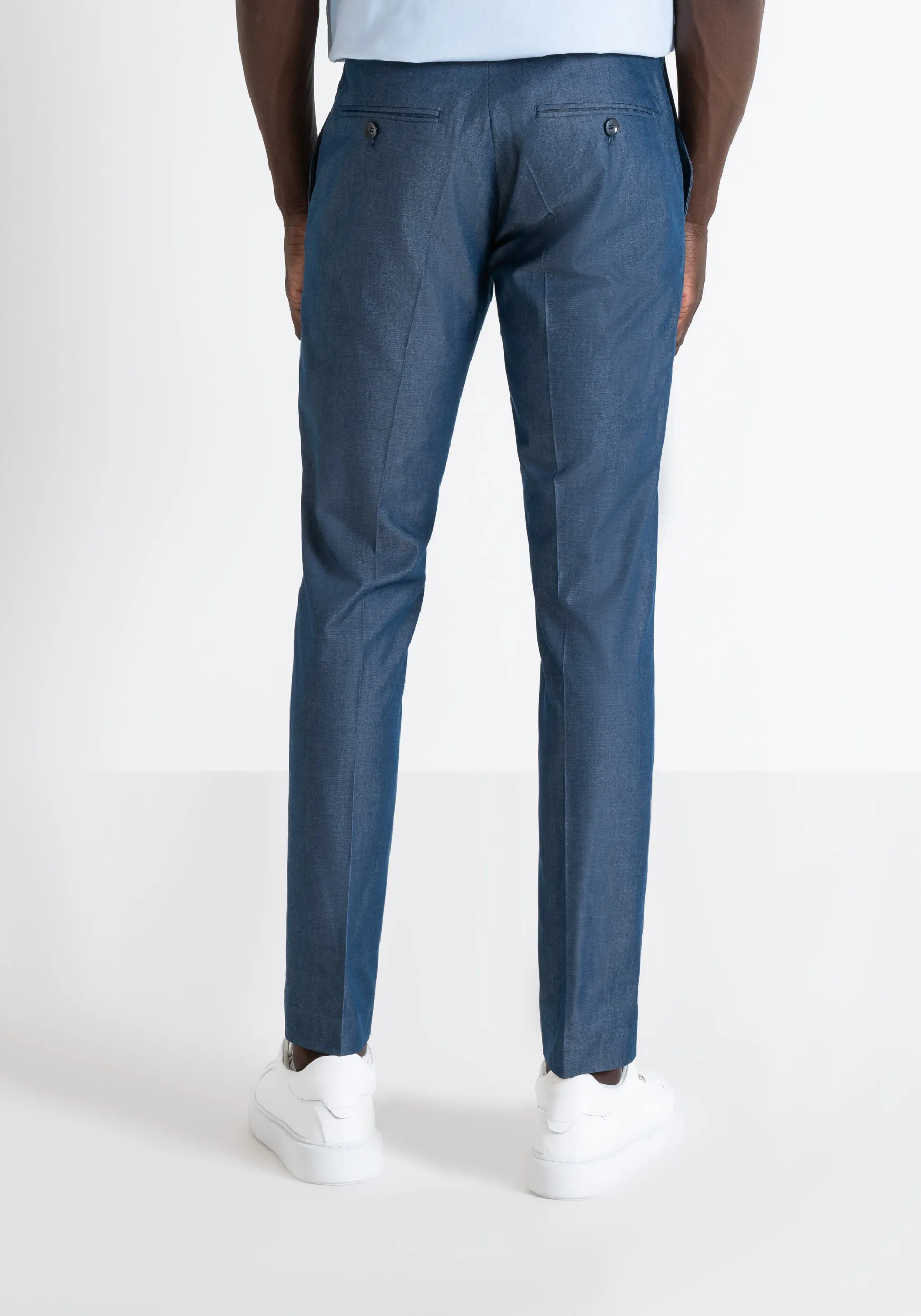 PANTALÓN SLIM FIT «BONNIE» CON PALETA METÁLICA