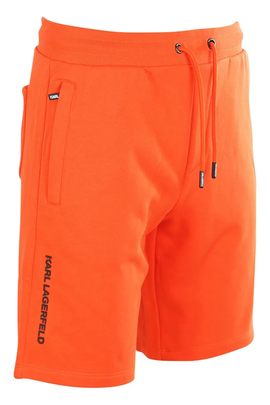 Pantalón de chándal corto naranja con logo de goma