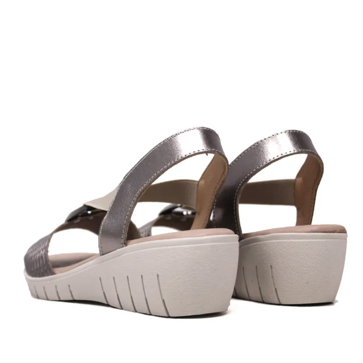 Sandalias cuña Suite009 en plata con argolla plateada y tiras elásticas