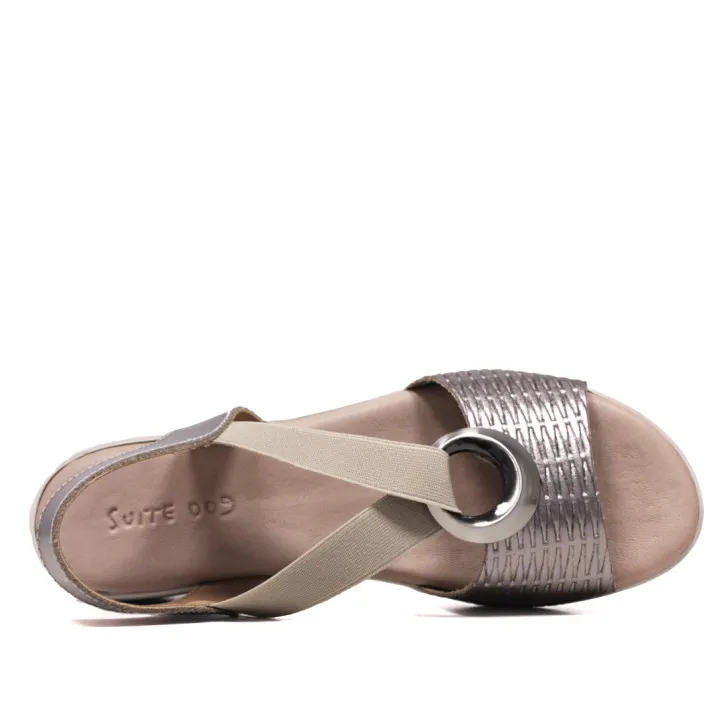 Sandalias cuña Suite009 en plata con argolla plateada y tiras elásticas