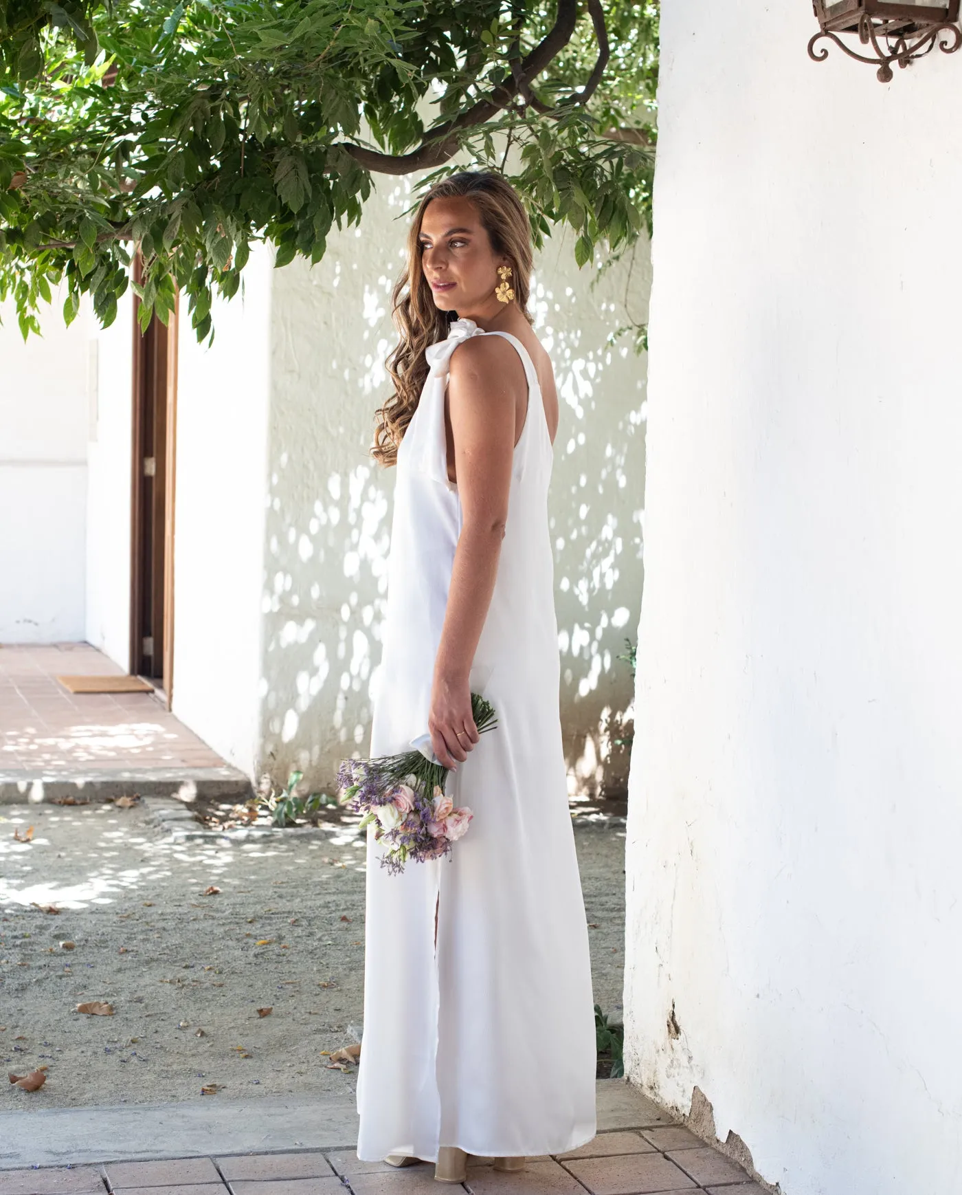 VESTIDO DE NOVIA LARGO OLIVIA UN HOMBRO IVORY