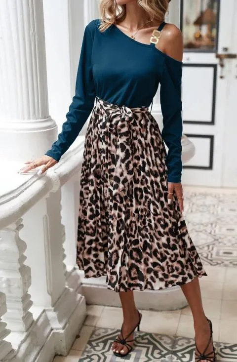 Vestido midi con estampado de leopardo, petróleo