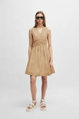 Vestido slim fit de popelín de algodón con cintura elástica