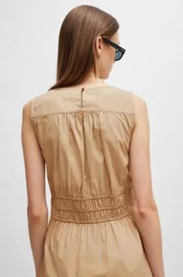 Vestido slim fit de popelín de algodón con cintura elástica