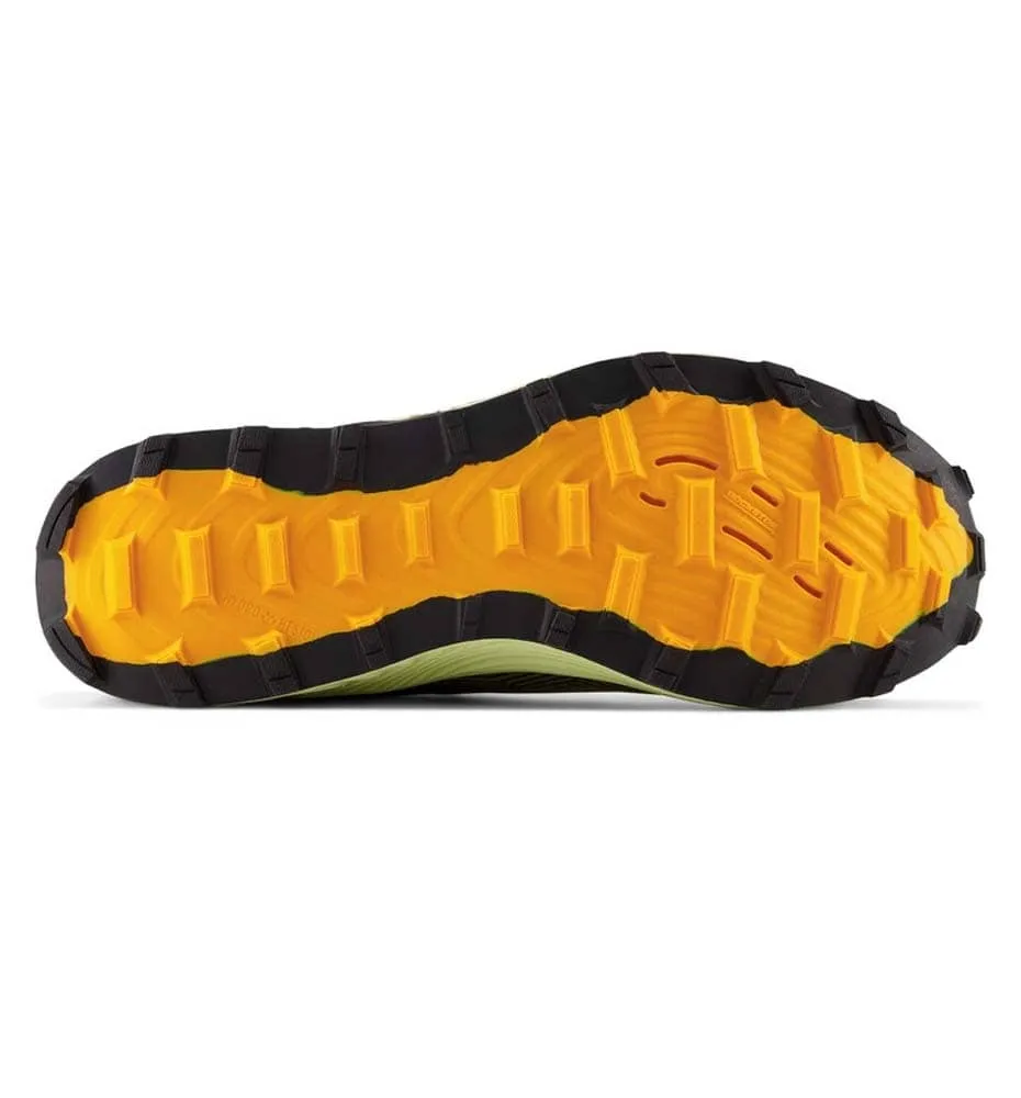 Zapatillas Trail_Hombre_NEW BALANCE FuelCell Summit Unknow V4