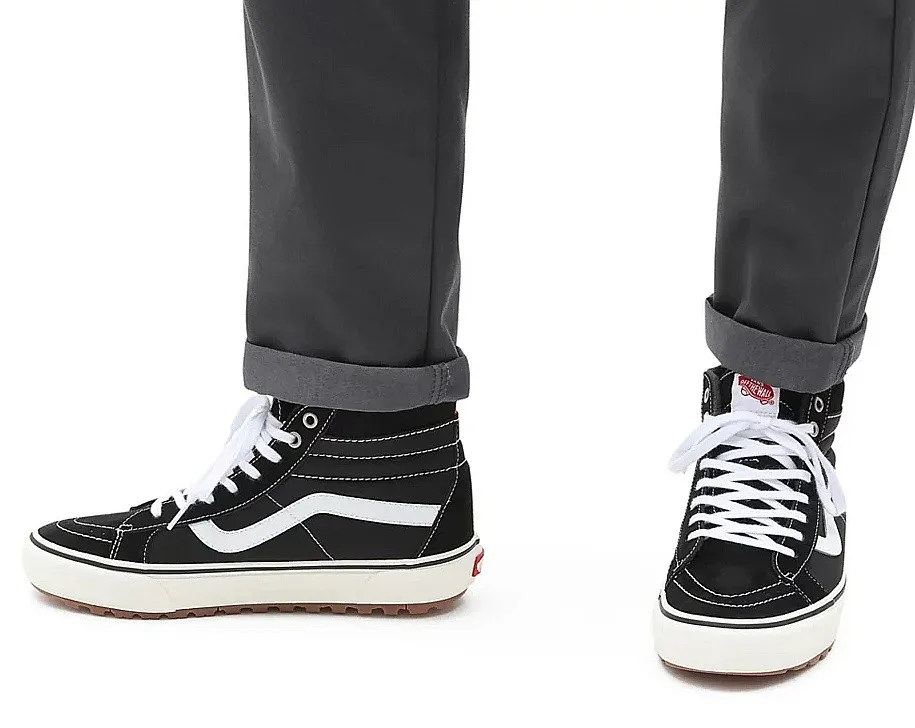 zapatos Vans Sk8-Hi MTE-1 - Black/True White